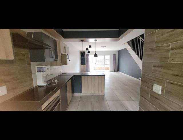 3 BEDROOM TOWNHOUSE FOR SALE IN SOUTH CREST